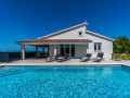 Villa Roža con Piscina, Žminj, Istria, Croazia Križanci